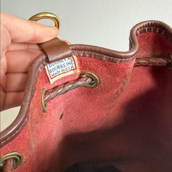 Dooney & Bourke Elegant Burgundy Leather Bucket Bag - Picture 8 of 11